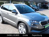 Neu Skoda Karoq Drive 150 PS (110 kW) 2025 Grau SUV