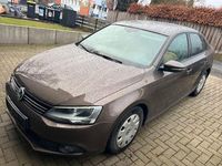Gebraucht VW Jetta Highline 105 PS (77 kW) 2011 Braun Limousine