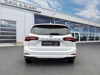 Neu Ford Focus Titanium 125 PS (91 kW) 2025 Frostweiß Limousine