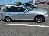 Gebraucht BMW 320 163 PS (119 kW) 2011 Silber Kombi