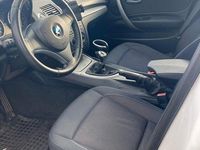 Gebraucht BMW 116 122 PS (89 kW) 2009 Weiß Kleinwagen