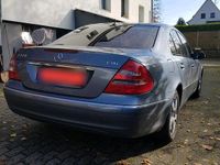 Gebraucht Mercedes E220 150 PS (110 kW) 2004 Blau Limousine
