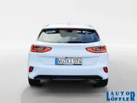 Gebraucht Kia Ceed Vision 140 PS (102 kW) 2025 Cararraweiß Kleinwagen