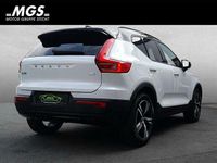 Gebraucht Volvo XC40 R-Design 192 PS (141 kW) 2020 Crystal white / metallic SUV