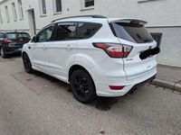Gebraucht Ford Kuga ST-Line 150 PS (110 kW) 2017 Weiß SUV