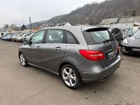 Gebraucht Mercedes B200 156 PS (114 kW) 2013 Grau Van / Kleinbus