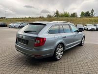 Gebraucht Skoda Superb Elegance 160 PS (117 kW) 2012 Grau Kombi
