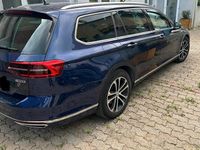 Gebraucht VW Passat 190 PS (139 kW) 2019 Blau Kombi