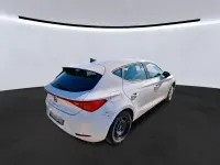 Gebraucht Seat Leon Reference 116 PS (85 kW) 2022 White candy Limousine