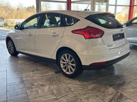 Gebraucht Ford Focus Titanium 120 PS (88 kW) 2017 Weiß Limousine