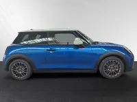 Gebraucht Mini Cooper 114 kW (156 PS) 2025 Icy sunshine blue Kleinwagen