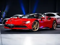 Second-hand Ferrari SF90 999 CP (734 kW) 2025 Roșu Cabrio