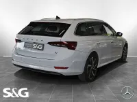 Gebraucht Skoda Octavia First Edition 150 PS (110 kW) 2021 Moonweiss metallic Kombi