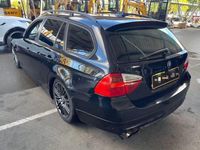 Gebraucht BMW 318 Advantage 129 PS (94 kW) 2007 Schwarz Kombi