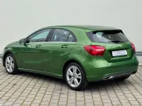 Gebraucht Mercedes A180 Urban 109 PS (80 kW) 2017 Grün Limousine