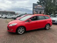 Gebraucht Ford Focus Titanium 140 PS (102 kW) 2013 Rot Limousine