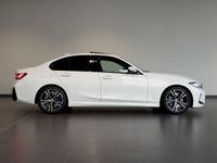 Gebraucht BMW 330 Efficient Dynamics 245 PS (180 kW) 2023 Weiss Limousine