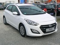 Gebraucht Hyundai i30 Trend 110 PS (80 kW) 2016 Weiß Limousine