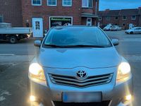 Gebraucht Toyota Verso 150 PS (110 kW) 2012 Grau Van / Kleinbus