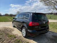 Gebraucht VW Sharan Life 140 PS (102 kW) 2013 Schwarz Van / Kleinbus