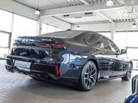 Gebraucht BMW M760e 571 PS (419 kW) 2025 Carbonschwarz Limousine