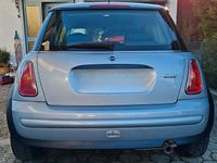 Begagnad Mini ONE 90 HK (66 kW) 2004 Silver Halvkombi