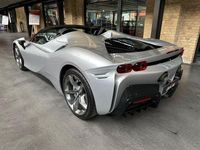 Gebraucht Ferrari SF90 999 PS (734 kW) 2024 Argento nürburgring Cabrio