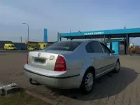 Gebraucht Skoda Superb 131 PS (96 kW) 2004 Silber Limousine