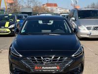 Gebraucht Hyundai i30 Intro Edition 159 PS (116 kW) 2020 Schwarz Limousine