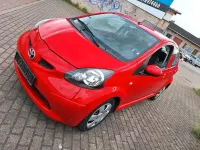 Gebraucht Toyota Aygo 68 PS (50 kW) 2008 Rot Kleinwagen