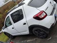 Gebraucht Dacia Sandero Stepway 90 PS (66 kW) 2016 Weiß Kleinwagen