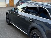 Używany Audi A4 218 KM (160 kW) 2017 Czarny Kombi