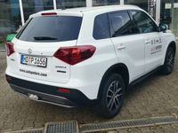 Gebraucht Suzuki Vitara Comfort+ 102 PS (75 kW) 2022 Cool white pearl metallic SUV