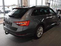 Gebraucht Skoda Superb Ambition 200 PS (147 kW) 2022 Graphitegrau Kombi