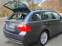 Gebraucht BMW 318 171 PS (125 kW) 2007 Grau Kombi