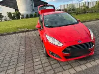 Gebraucht Ford Fiesta 75 PS (55 kW) 2013 Rot Kleinwagen
