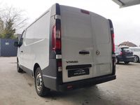 Gebraucht Opel Vivaro 120 PS (88 kW) 2019 Weiß Van / Kleinbus