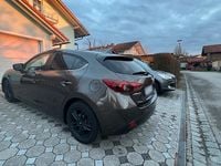 Gebraucht Mazda 3 Center-Line 150 PS (110 kW) 2015 Braun Kleinwagen