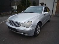 Gebraucht Mercedes C180 143 PS (105 kW) 2002 Brillantsilber  metalliclack Limousine
