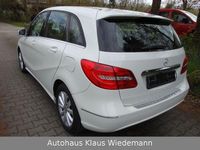 Gebraucht Mercedes B180 122 PS (89 kW) 2014 Weiß Van / Kleinbus