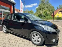 Gebraucht Peugeot 208 Active 92 PS (67 kW) 2012 Perla nera/metallic Kleinwagen