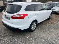 Gebraucht Ford Focus 103 PS (75 kW) 2014 Weiß Kombi
