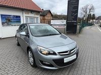 Gebraucht Opel Astra Edition 179 PS (131 kW) 2013 Silbersee/perl silber (m2) Limousine