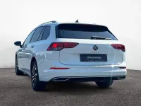 Gebraucht VW Golf VIII Active 110 PS (80 kW) 2023 Pure white sn 66 Kombi