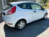 Gebraucht Ford Fiesta 60 PS (44 kW) 2015 Weiß Kleinwagen