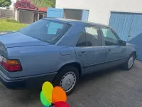 Gebraucht Mercedes E230 132 PS (97 kW) 1988 Blau Limousine