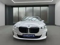 Gebraucht BMW 220 Active Tourer Sport Line 170 PS (125 kW) 2023 Weiß Van / Kleinbus