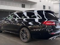 Gebraucht Mercedes E300 194 PS (142 kW) 2022 Schwarz Kombi