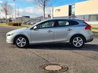Gebraucht Volvo V40 Kinetic 114 PS (83 kW) 2013 Silber Limousine