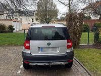 Gebraucht Skoda Yeti Plus Edition 110 PS (80 kW) 2013 Silber SUV